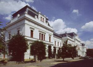 AVU